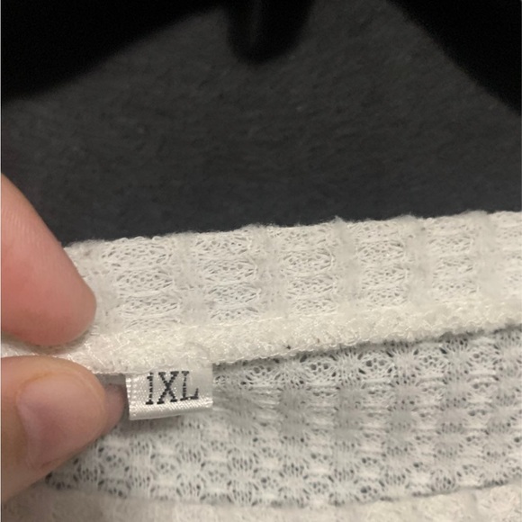 Plus size boho top 1X - Picture 3 of 3